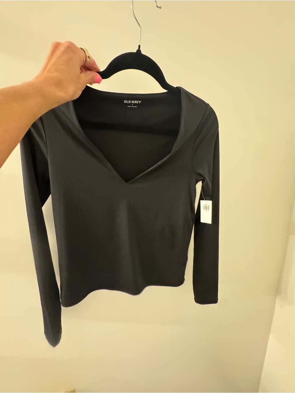 Old Navy Black Long-Sleeve V-Neck Tee Small